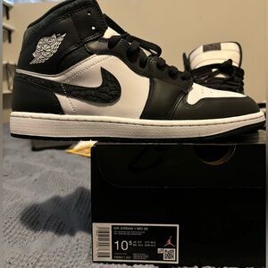 Jordan 1 mid off noir/ black-white/black Sz 10.5